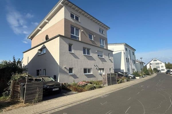 Pronájem bytu 3+1 120 m², Georg-August-Zinn-Straße 18, Friedberg (Hessen) Pronájem bytu 3+1 120 m², Georg-August-Zinn-Straße 18, Friedberg (Hessen)