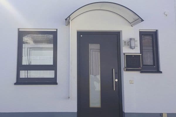 Prodej domu 118 m², pozemek 182 m², Geschwister-Scholl-Straße 11c, Königsbrunn Prodej domu 118 m², pozemek 182 m², Geschwister-Scholl-Straße 11c, Königsbrunn