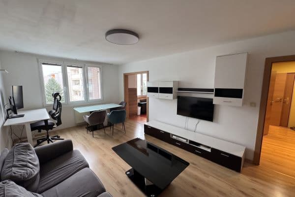 Pronájem bytu 3+1 74 m², Roháčova, Český Brod Pronájem bytu 3+1 74 m², Roháčova, Český Brod