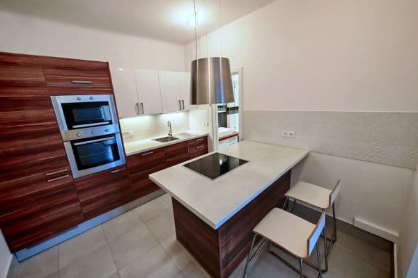 Prodej bytu 2+kk 50 m², Velehradská, Praha Prodej bytu 2+kk 50 m², Velehradská, Praha