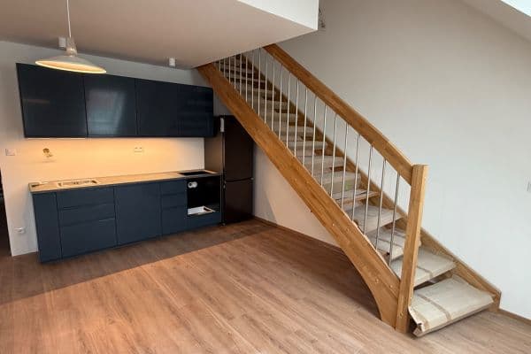 Pronájem bytu 4+kk 130 m², Chodská, Praha Pronájem bytu 4+kk 130 m², Chodská, Praha