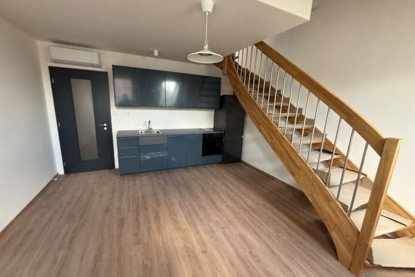 Pronájem bytu 4+kk 130 m², Chodská, Praha Pronájem bytu 4+kk 130 m², Chodská, Praha