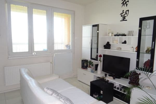 Prodej bytu 2+kk 53 m², V Honech, SO POÚ Odolena Voda Prodej bytu 2+kk 53 m², V Honech, SO POÚ Odolena Voda