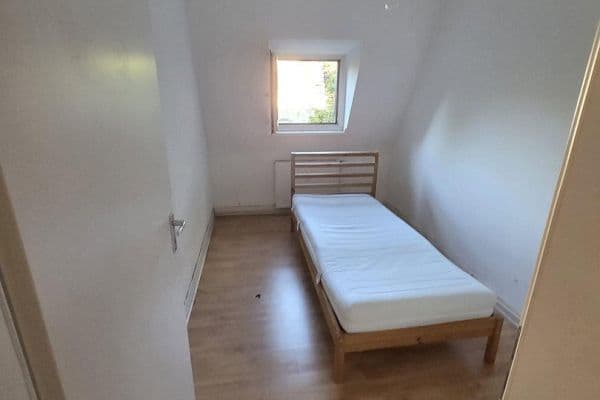 Pronájem bytu 2+1 45 m², Moselstraße 35, Duisburg, Severní Porýní-Vestfálsko Pronájem bytu 2+1 45 m², Moselstraße 35, Duisburg, Severní Porýní-Vestfálsko