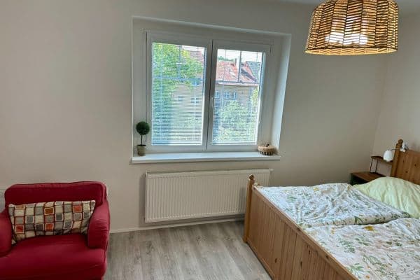 Pronájem bytu 1+1 50 m², Horoušanská, Praha Pronájem bytu 1+1 50 m², Horoušanská, Praha