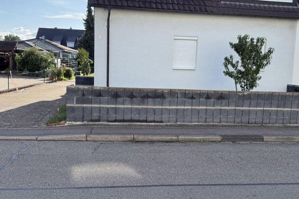 Prodej domu 110 m², pozemek 580 m², Danzinerstraße 8, Heitersheim Prodej domu 110 m², pozemek 580 m², Danzinerstraße 8, Heitersheim