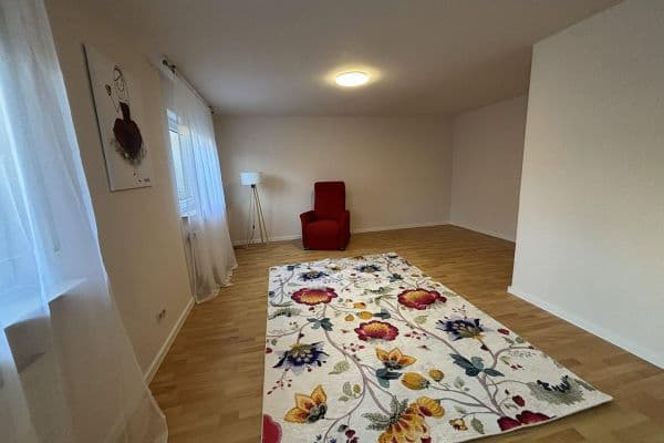 Pronájem bytu 1+1 35 m², Nackenheim Pronájem bytu 1+1 35 m², Nackenheim
