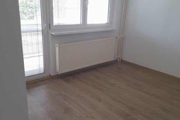Pronájem bytu 3+1 71 m², Rákosníkova, Neveklov Pronájem bytu 3+1 71 m², Rákosníkova, Neveklov