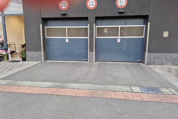 Pronájem garáže 13 m², Zvěřinova, Praha Pronájem garáže 13 m², Zvěřinova, Praha