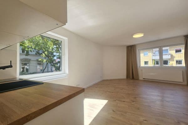 Pronájem bytu 1+1 35 m², Lorettostr. 60, Düsseldorf, Severní Porýní-Vestfálsko Pronájem bytu 1+1 35 m², Lorettostr. 60, Düsseldorf, Severní Porýní-Vestfálsko