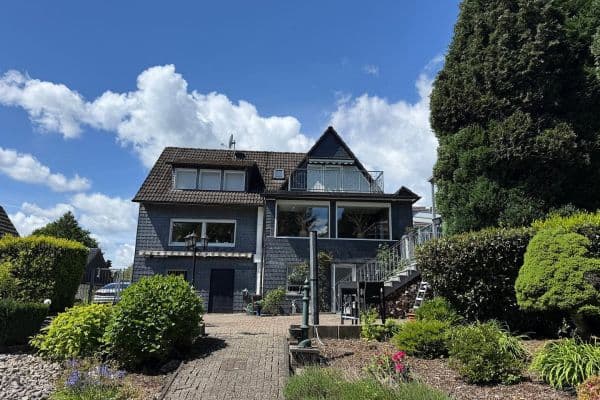 Prodej domu 158 m², pozemek 1.249 m², Remscheid Prodej domu 158 m², pozemek 1.249 m², Remscheid