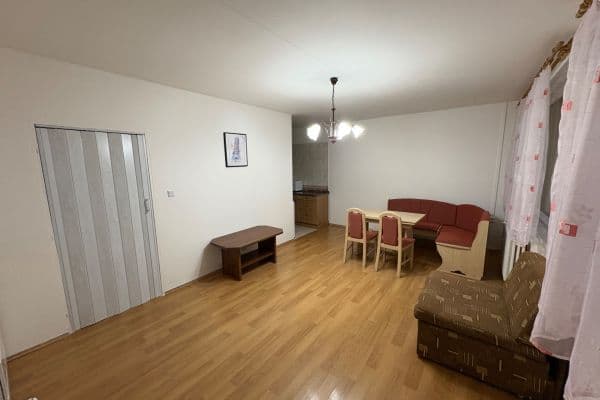 Prodej bytu 1+kk 35 m², Suchý vršek, Praha Prodej bytu 1+kk 35 m², Suchý vršek, Praha