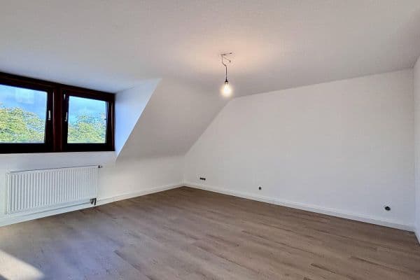Pronájem bytu 3+1 70 m², Van-der-Giese-Straße, Düren Pronájem bytu 3+1 70 m², Van-der-Giese-Straße, Düren