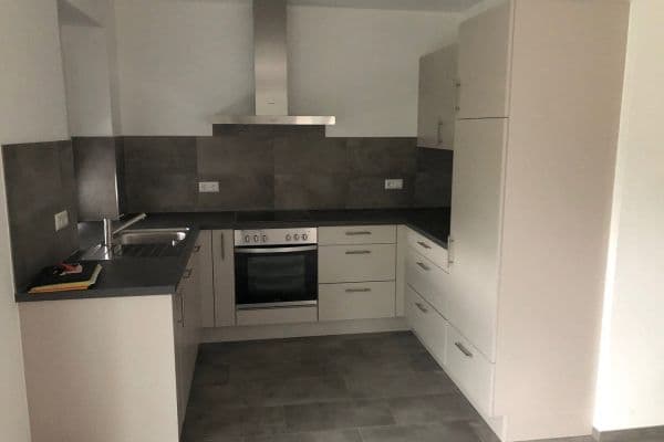 Pronájem bytu 3+1 71 m², Zimmermannstrasse 12, Laufenburg (Baden), Bádensko-Württembersko Pronájem bytu 3+1 71 m², Zimmermannstrasse 12, Laufenburg (Baden), Bádensko-Württembersko
