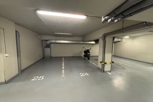 Pronájem garáže 16 m², Praha Pronájem garáže 16 m², Praha
