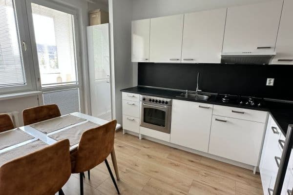 Pronájem bytu 3+1 70 m², Ľudovíta Fullu, Karlova Ves Pronájem bytu 3+1 70 m², Ľudovíta Fullu, Karlova Ves