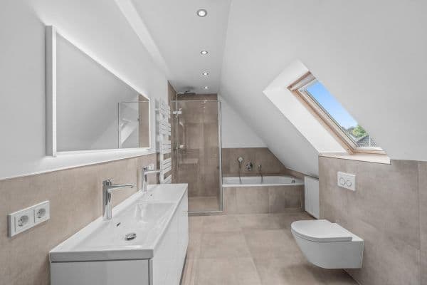Prodej bytu 5+1 155 m², Am Gemeindeweiher 9, Herzogenaurach, Bavorsko Prodej bytu 5+1 155 m², Am Gemeindeweiher 9, Herzogenaurach, Bavorsko