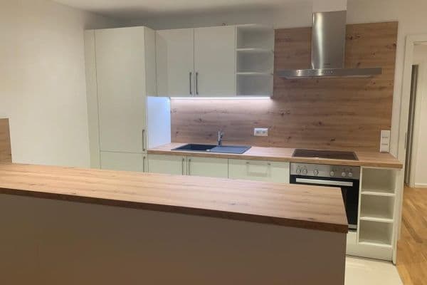 Pronájem bytu 3+1 96 m², Aschaffstraße 16, Aschaffenburg Pronájem bytu 3+1 96 m², Aschaffstraße 16, Aschaffenburg