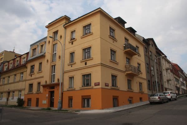 Pronájem bytu 1+1 40 m², Cetyňská, Praha Pronájem bytu 1+1 40 m², Cetyňská, Praha