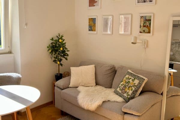Prodej bytu 2+kk 32 m², Černomořská, Praha Prodej bytu 2+kk 32 m², Černomořská, Praha