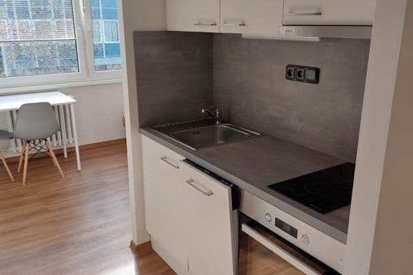 Pronájem bytu 2+kk 36 m², Truhlářská, Hradec Králové Pronájem bytu 2+kk 36 m², Truhlářská, Hradec Králové
