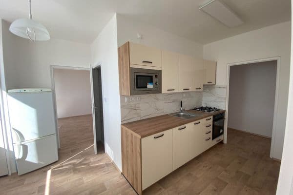 Pronájem bytu 3+1 68 m², Kúty, Zlín, Zlínský kraj Pronájem bytu 3+1 68 m², Kúty, Zlín, Zlínský kraj