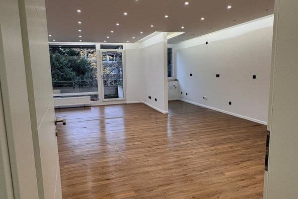 Prodej bytu 3+1 60 m², Düsseldorf, Severní Porýní-Vestfálsko Prodej bytu 3+1 60 m², Düsseldorf, Severní Porýní-Vestfálsko