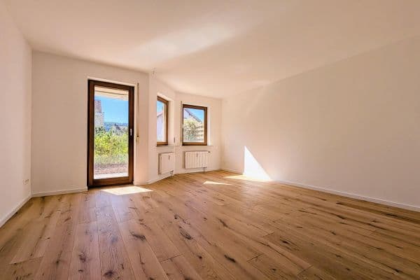 Prodej bytu 3+1 81 m², Leonberg Prodej bytu 3+1 81 m², Leonberg