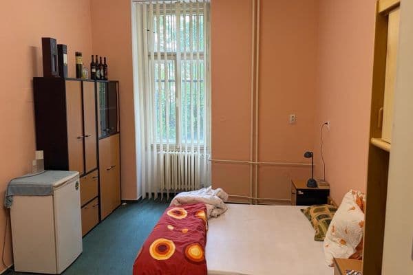 Pronájem bytu 3+1 87 m², Korunovační, Praha Pronájem bytu 3+1 87 m², Korunovační, Praha