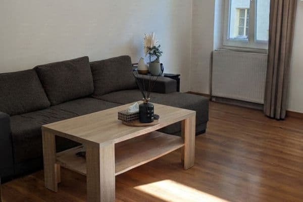 Pronájem bytu 2+1 57 m², Krále Jiřího, Karlovy Vary Pronájem bytu 2+1 57 m², Krále Jiřího, Karlovy Vary