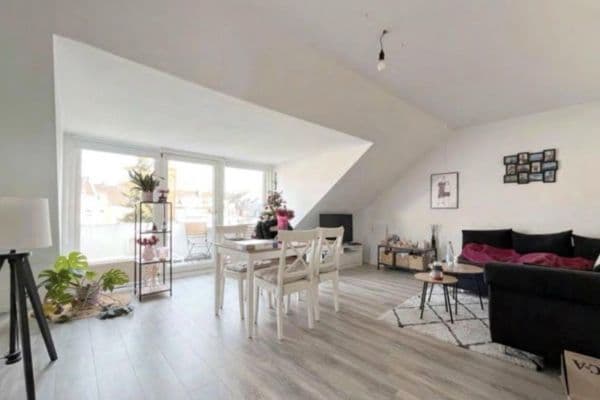 Pronájem bytu 2+1 56 m², Düsseldorf, Severní Porýní-Vestfálsko Pronájem bytu 2+1 56 m², Düsseldorf, Severní Porýní-Vestfálsko