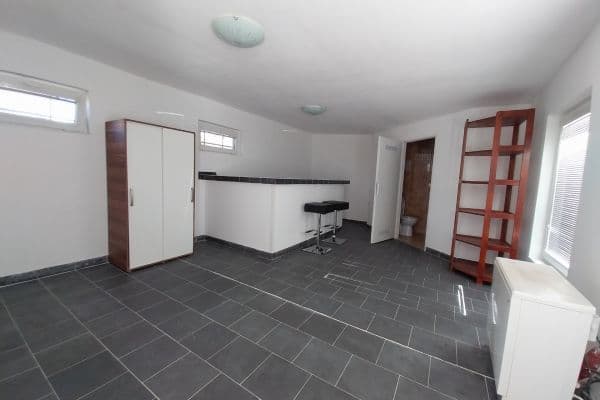 Pronájem nebytového prostoru 69 m², Slivenecká, Praha Pronájem nebytového prostoru 69 m², Slivenecká, Praha