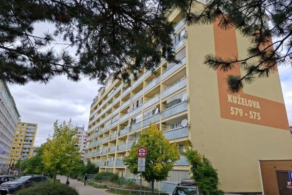 Prodej bytu 3+1 74 m², Kuželova, Praha Prodej bytu 3+1 74 m², Kuželova, Praha