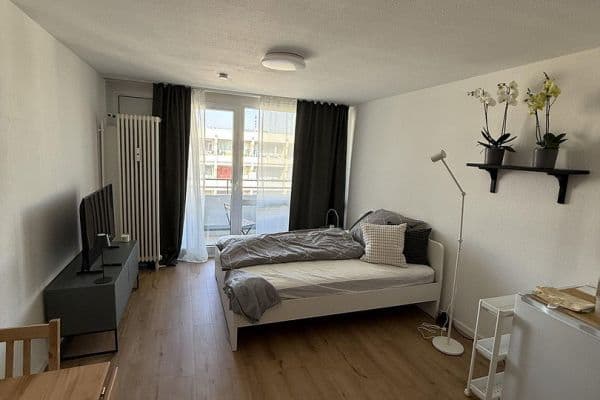 Pronájem bytu 1+1 28 m², Weihenstephanerstr. 3, München, Bavorsko Pronájem bytu 1+1 28 m², Weihenstephanerstr. 3, München, Bavorsko