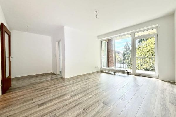 Pronájem bytu 2+1 62 m², Torfbruchstrasse 107, Düsseldorf, Severní Porýní-Vestfálsko Pronájem bytu 2+1 62 m², Torfbruchstrasse 107, Düsseldorf, Severní Porýní-Vestfálsko