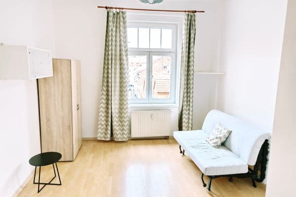 Pronájem bytu Garsoniéra 22 m², Magistrů, Praha Pronájem bytu Garsoniéra 22 m², Magistrů, Praha