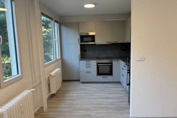 Pronájem bytu 3+kk 62 m², Křenická, Praha Pronájem bytu 3+kk 62 m², Křenická, Praha