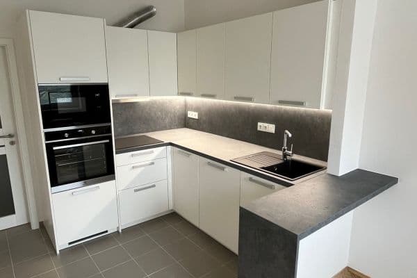 Pronájem bytu 2+1 67 m², Patočkova, Praha Pronájem bytu 2+1 67 m², Patočkova, Praha