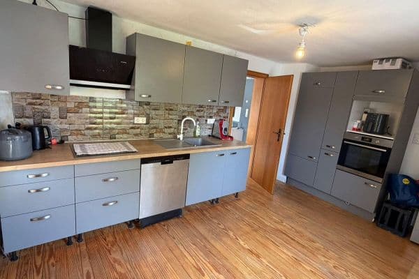 Pronájem bytu 2+1 78 m², Wössingerstr. 18, Walzbachtal Pronájem bytu 2+1 78 m², Wössingerstr. 18, Walzbachtal