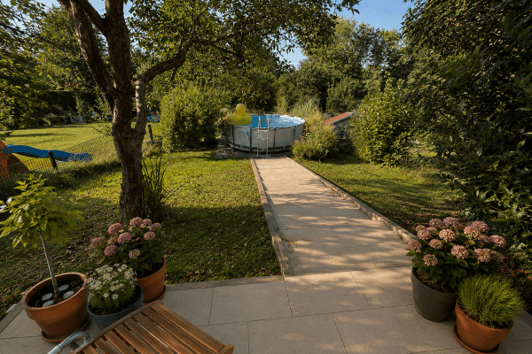 Prodej domu 165 m², pozemek 546 m², Freiberg am Neckar Prodej domu 165 m², pozemek 546 m², Freiberg am Neckar