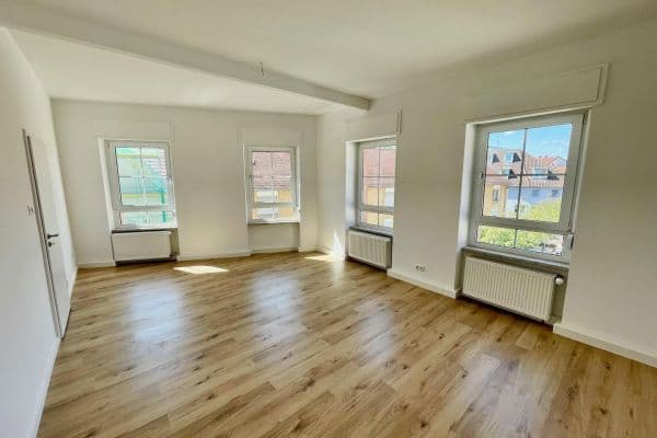 Pronájem bytu 4+1 116 m², Landau Pronájem bytu 4+1 116 m², Landau