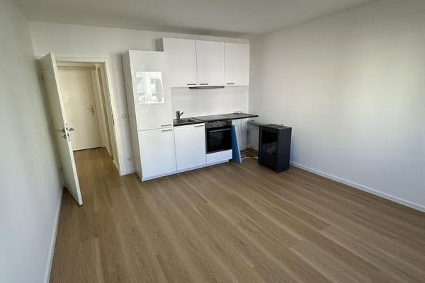 Pronájem bytu 2+1 45 m², Welserstr. 6, Nürnberg Pronájem bytu 2+1 45 m², Welserstr. 6, Nürnberg