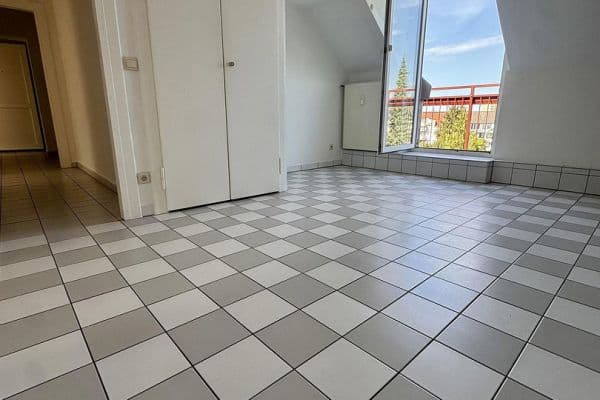 Pronájem bytu 3+1 73 m², Auf`m großen Feld, Düsseldorf Pronájem bytu 3+1 73 m², Auf`m großen Feld, Düsseldorf