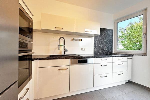 Pronájem bytu 3+1 88 m², Landsham bei Kirchheim, Bavorsko Pronájem bytu 3+1 88 m², Landsham bei Kirchheim, Bavorsko