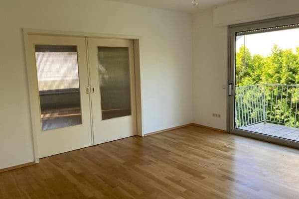 Pronájem bytu 4+1 127 m², Offenbach Pronájem bytu 4+1 127 m², Offenbach