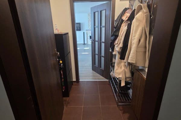 Pronájem bytu 2+kk 57 m², Okružní, Hradec Králové Pronájem bytu 2+kk 57 m², Okružní, Hradec Králové