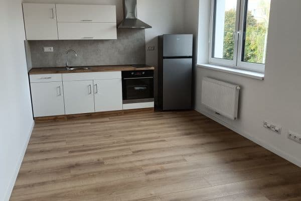 Pronájem bytu 1+kk 30 m², Brněnská, Šlapanice Pronájem bytu 1+kk 30 m², Brněnská, Šlapanice