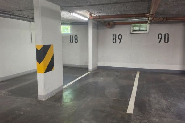 Pronájem garáže 13 m², Počernická, Praha Pronájem garáže 13 m², Počernická, Praha