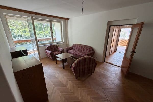Prodej bytu 3+1 72 m², Plzeňská, Praha Prodej bytu 3+1 72 m², Plzeňská, Praha
