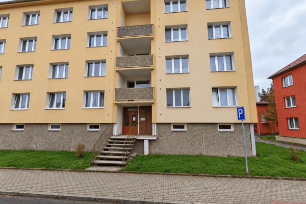 Pronájem bytu 3+1 64 m², Dělnická, Karlovy Vary Pronájem bytu 3+1 64 m², Dělnická, Karlovy Vary